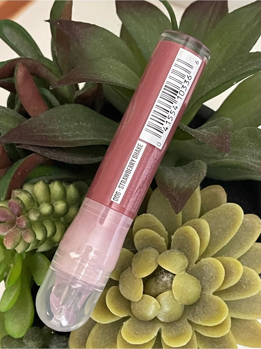 NEW! Maybelline LIFTER GEL OIL LIP GLOSS W/ HYALURONIC ACID (Strawberry Shake)